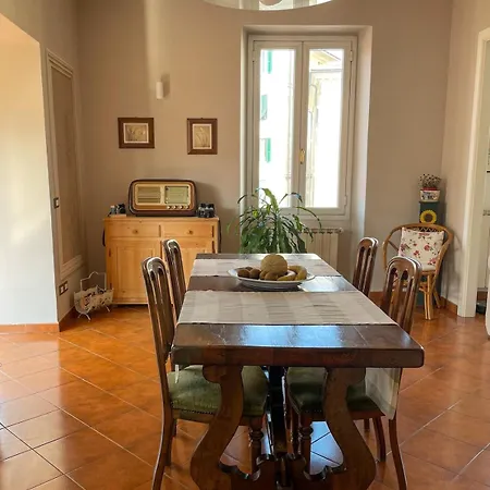 Apartman Lovely 3-bedroom In Imperia